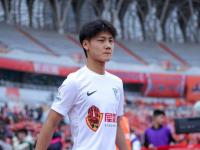 星空体育中国官网-包含国足U16梦幻开局，1-1战平乌兹别克斯坦，“非裔”球员表现的词条