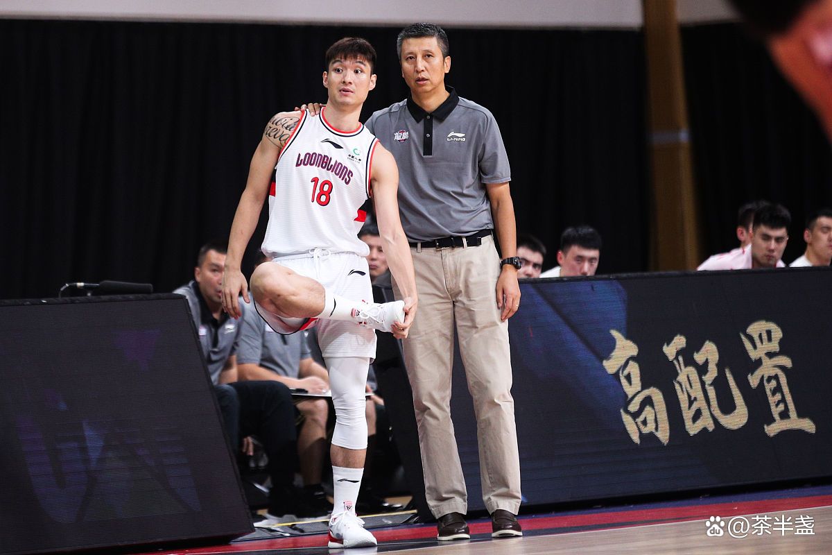 两点原因！36岁CBA老将退役，帮广东队拿5冠，新教练对后(cba元老)