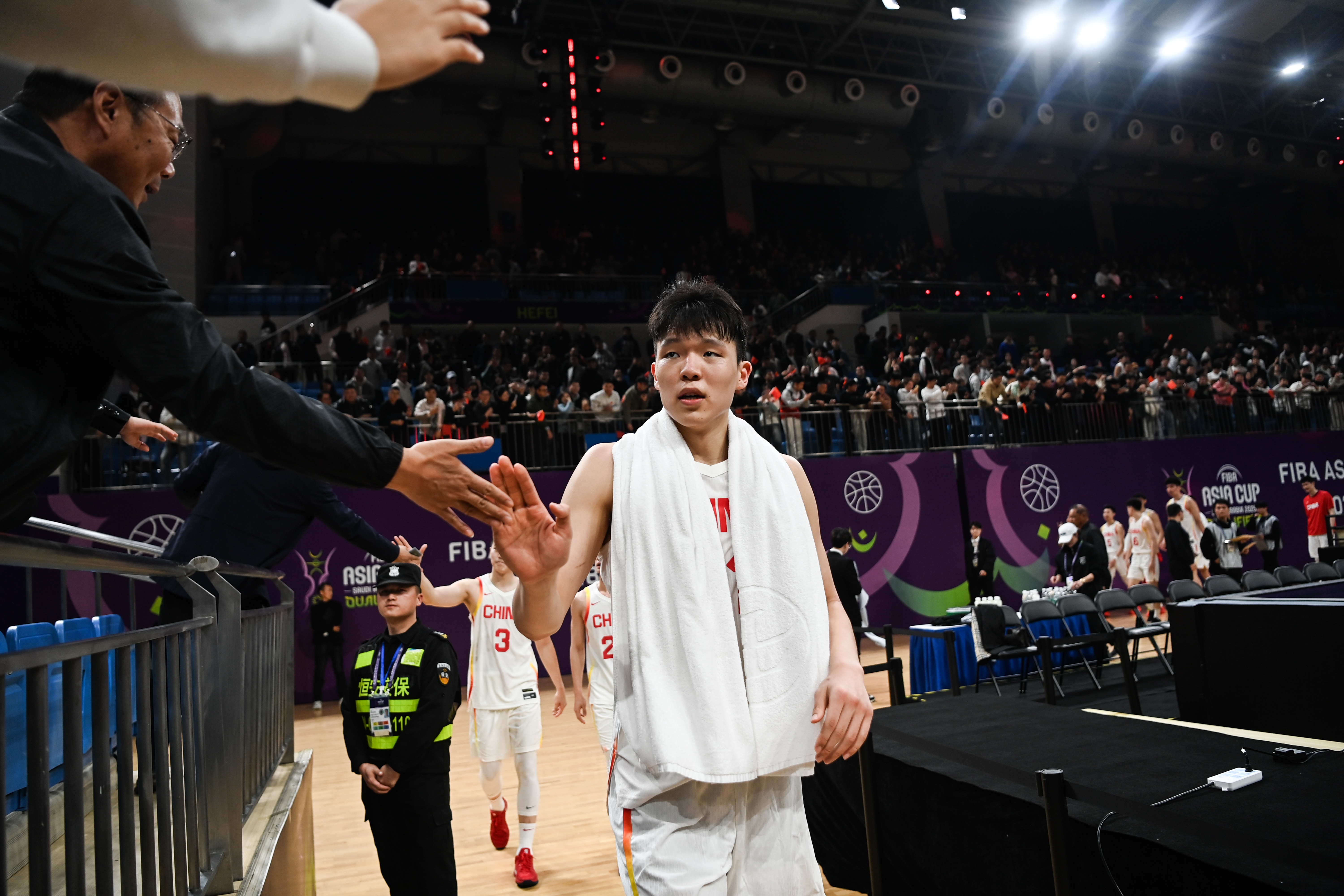 包含杨瀚森首秀10+5+4+3开拓者胜勇士夏联开门红的词条