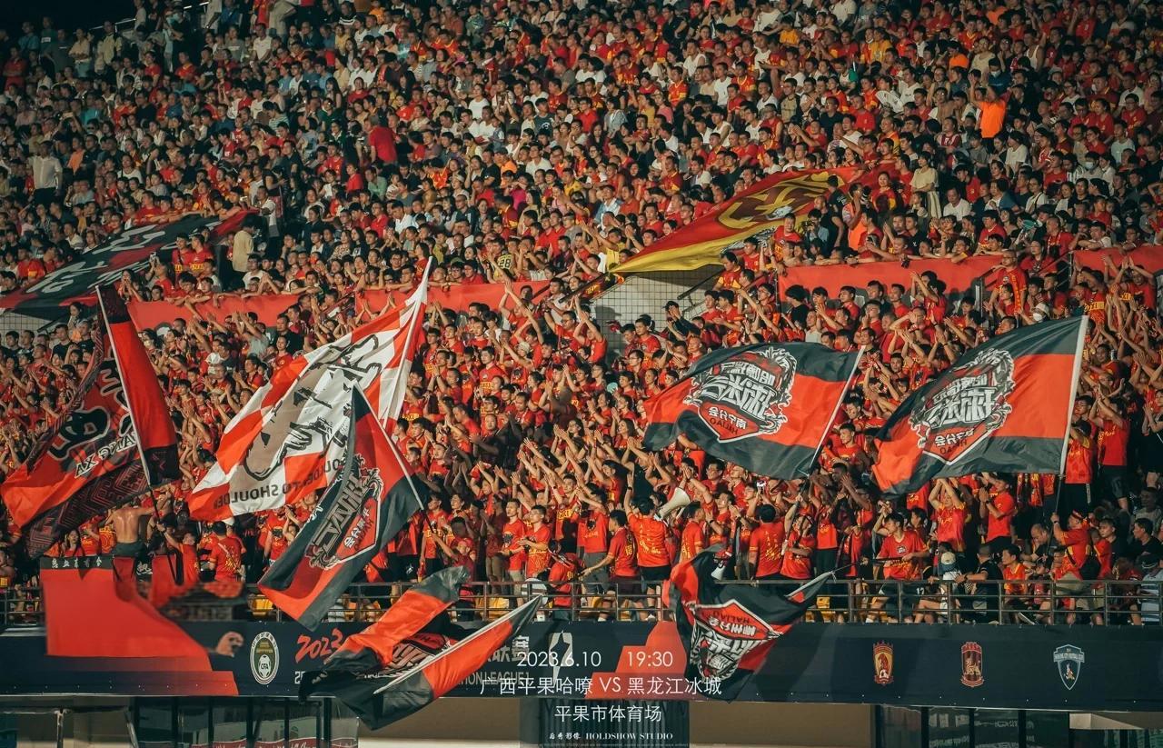包含官方：29岁中国香港球员劳烈斯加盟中甲延边龙鼎的词条